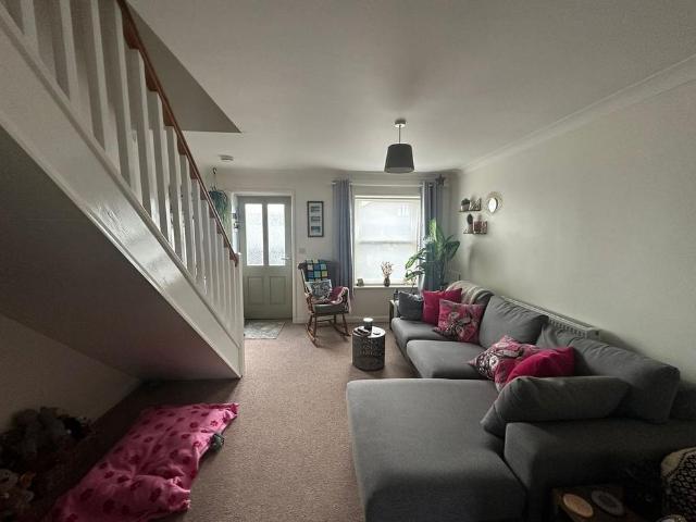 2 bedroom semi detached house to rent