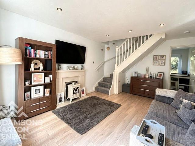 2 bedroom semi detached house to rent
