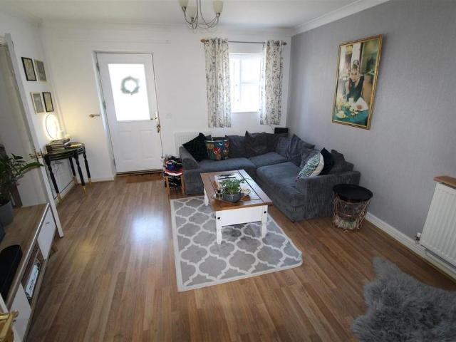 2 bedroom semi detached house to rent