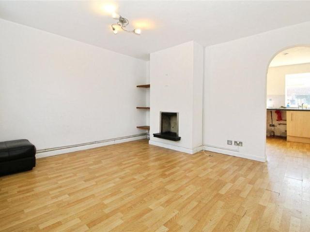 2 bedroom semi detached house to rent
