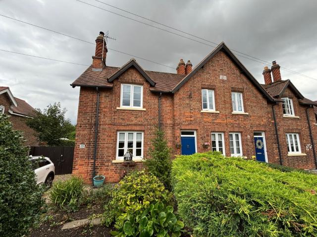 2 bedroom semi detached house to rent