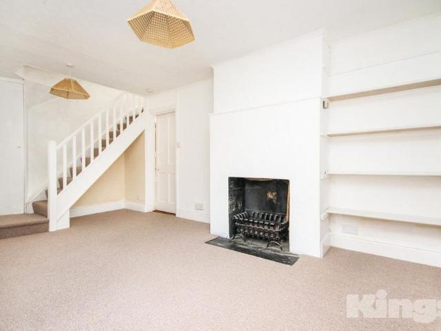 2 bedroom semi detached house to rent