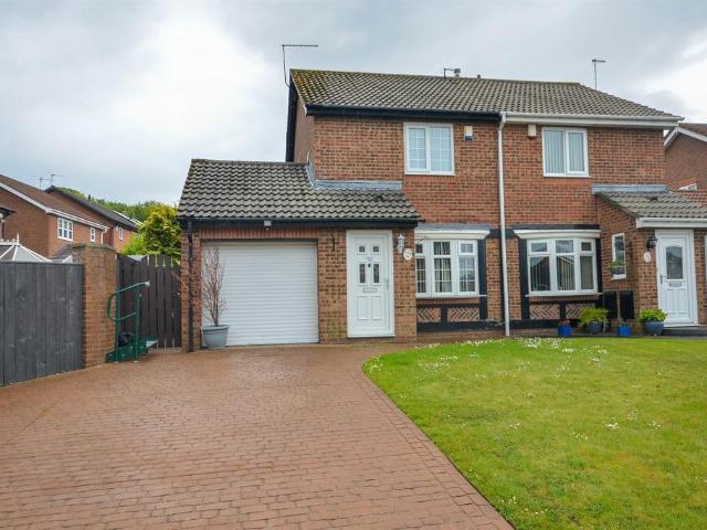 2 bedroom semi detached house to rent