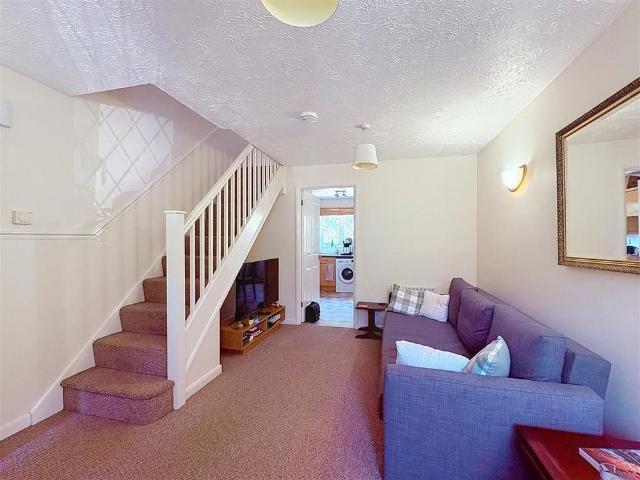 2 bedroom semi detached house to rent