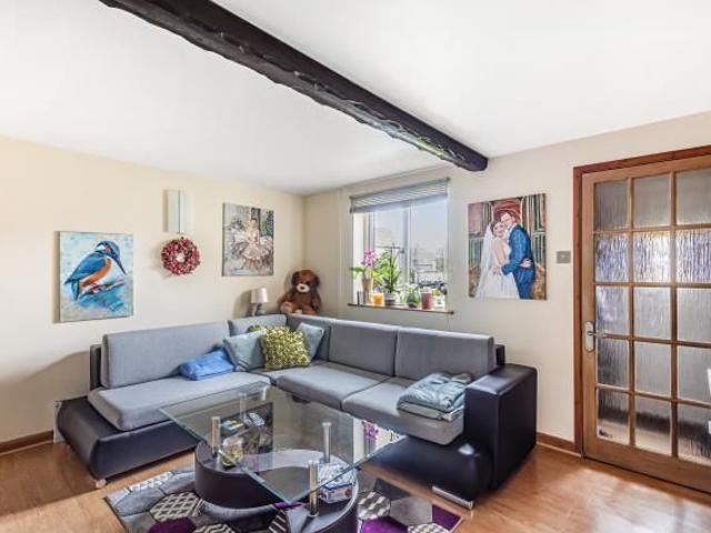 2 bedroom semi detached house to rent