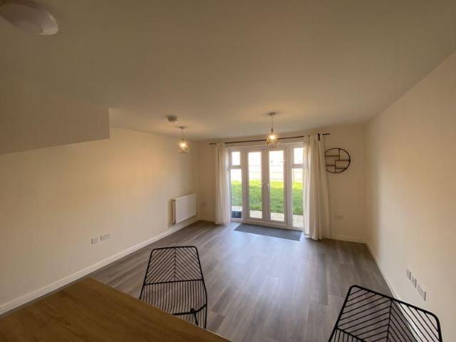 2 bedroom semi detached house to rent