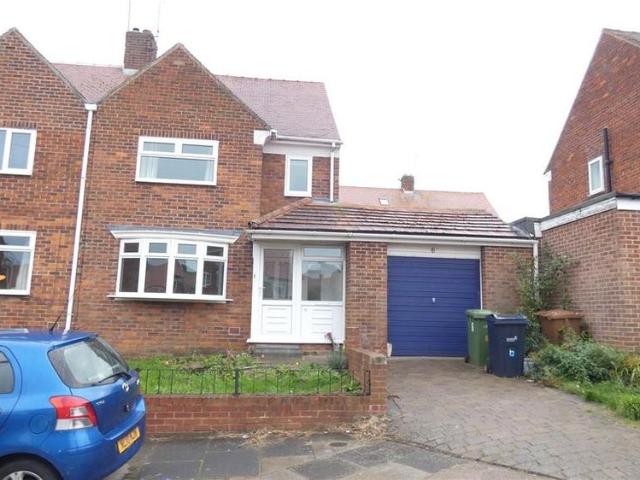 2 bedroom semi detached house to rent