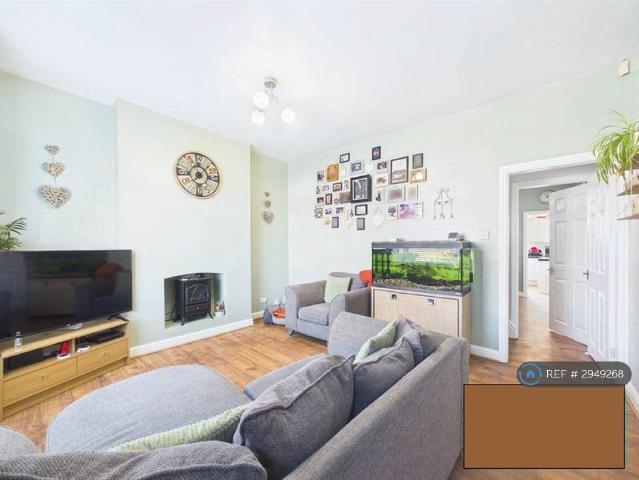 2 bedroom semi detached house to rent