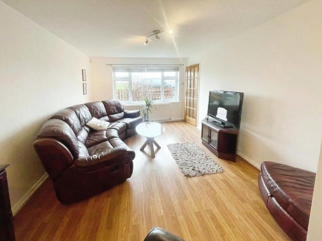 2 bedroom semi detached house to rent