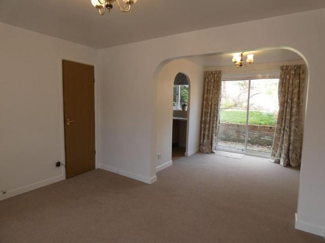2 bedroom semi detached house to rent