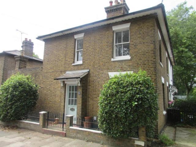 2 bedroom semi detached house to rent
