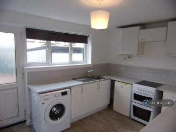 2 bedroom semi detached house to rent