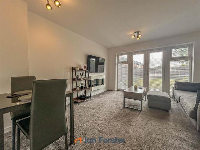 2 bedroom semi detached house to rent