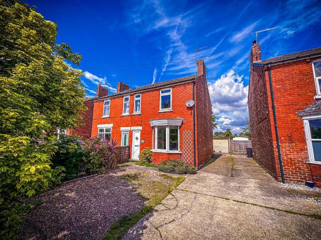 2 bedroom semi detached house to rent