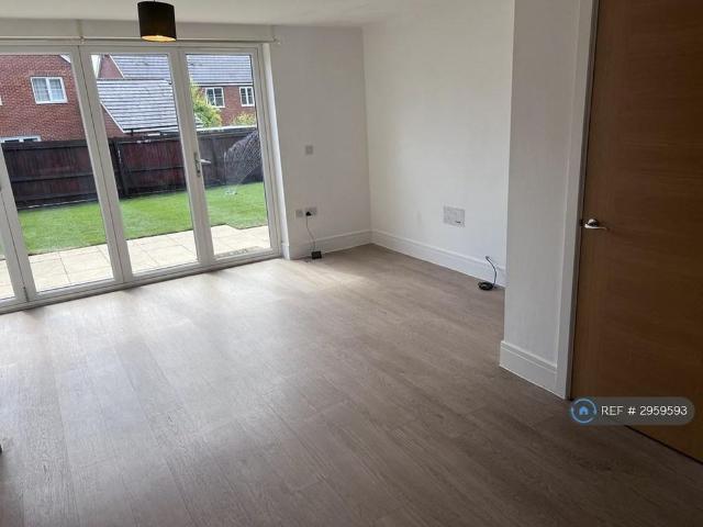 2 bedroom semi detached house to rent