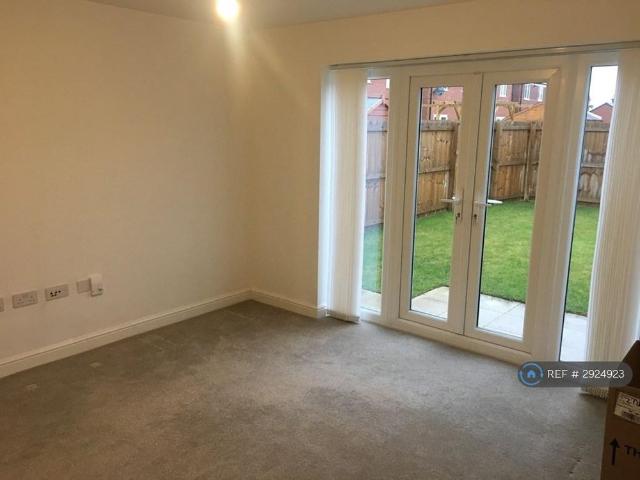2 bedroom semi detached house to rent