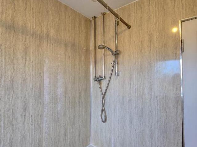 2 bedroom semi detached house to rent