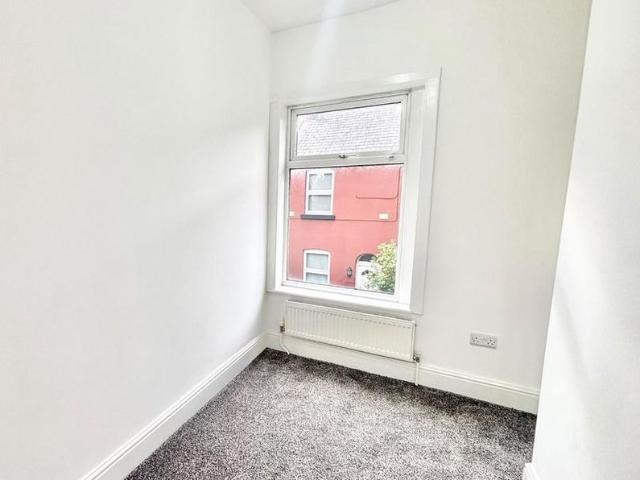 2 bedroom semi detached house to rent