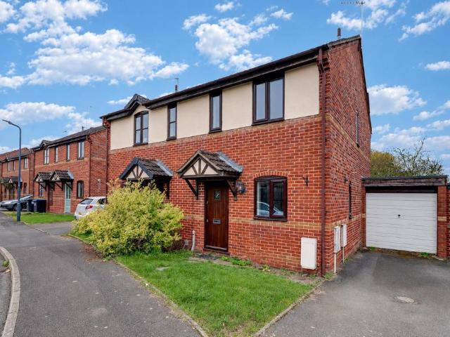 2 bedroom semi detached house to rent