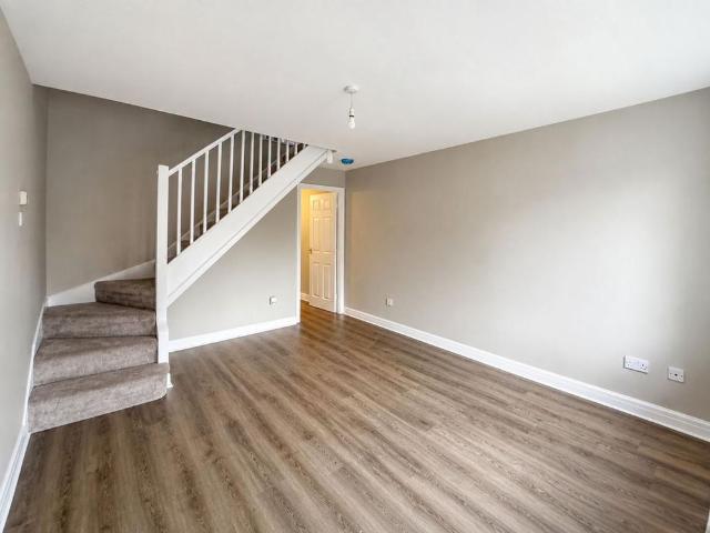 2 bedroom semi detached house to rent