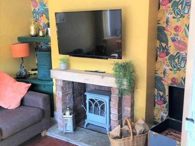 2 bedroom semi detached house to rent