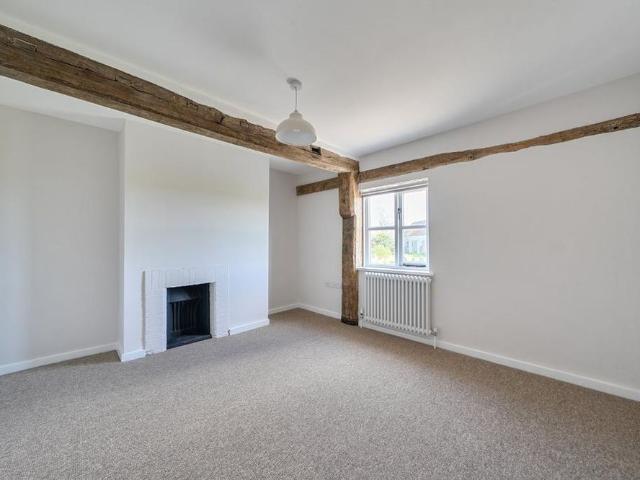 2 bedroom semi detached house to rent
