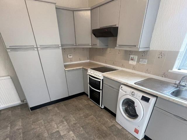 2 bedroom semi detached house to rent
