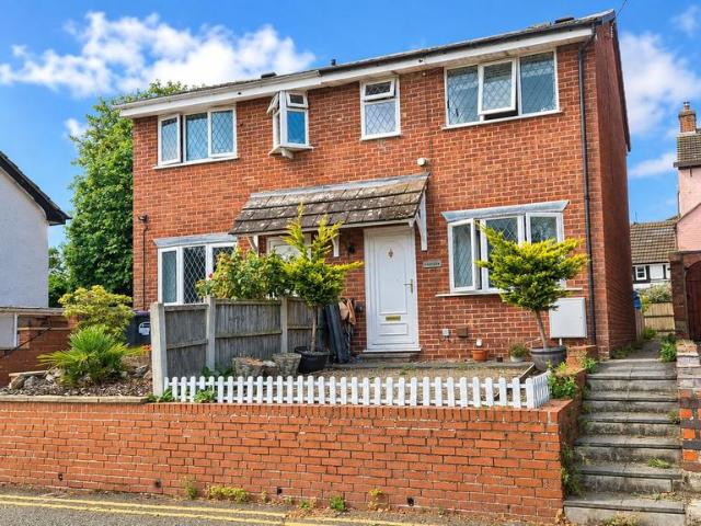 2 bedroom semi detached house to rent