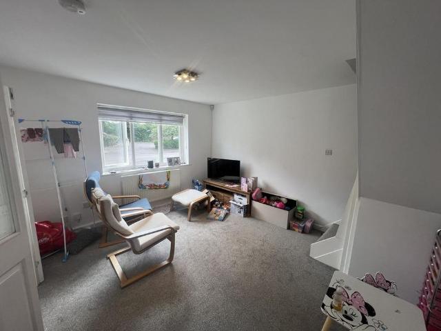 2 bedroom semi detached house to rent