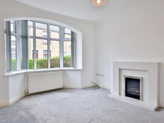 2 bedroom semi detached house to rent