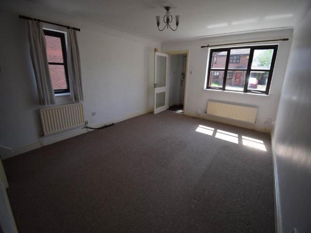 2 bedroom semi detached house to rent