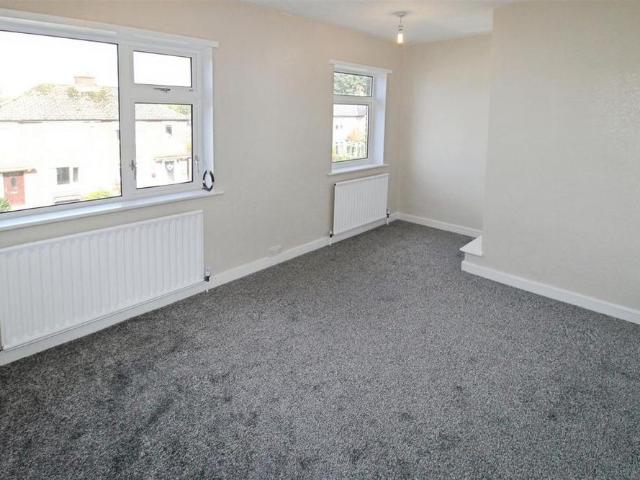 2 bedroom semi detached house to rent