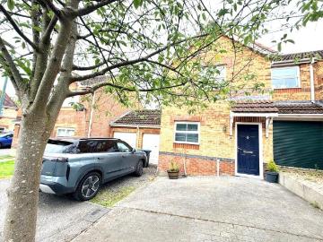 2 bedroom semi detached house to rent