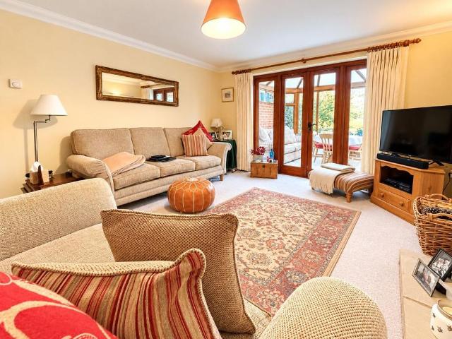 2 bedroom semi detached house to rent