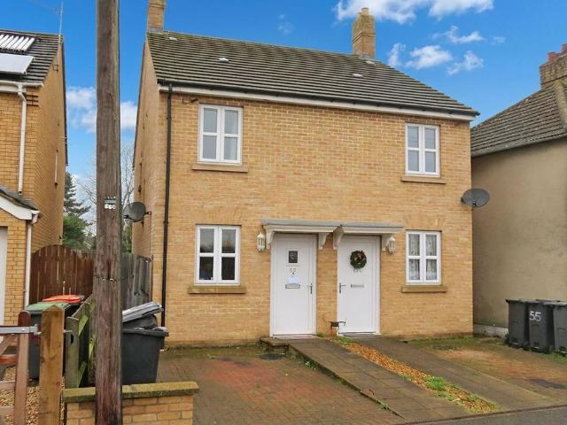 2 bedroom semi detached house to rent
