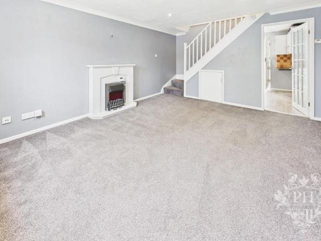2 bedroom semi detached house to rent
