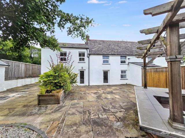 2 bedroom semi detached house to rent