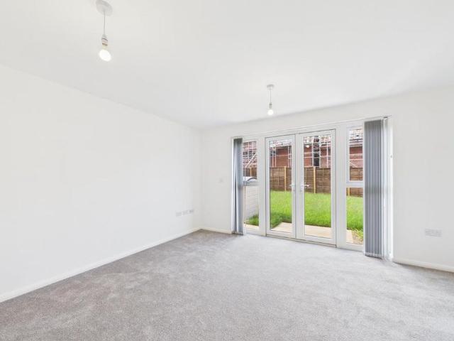 2 bedroom semi detached house to rent
