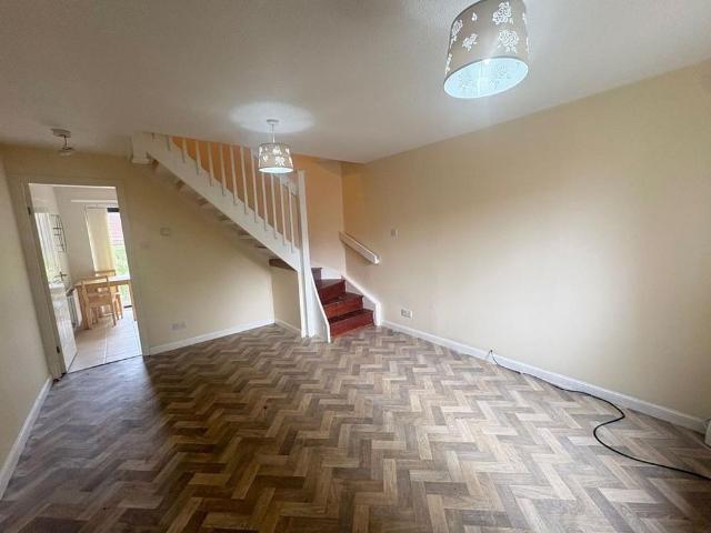 2 bedroom semi detached house to rent