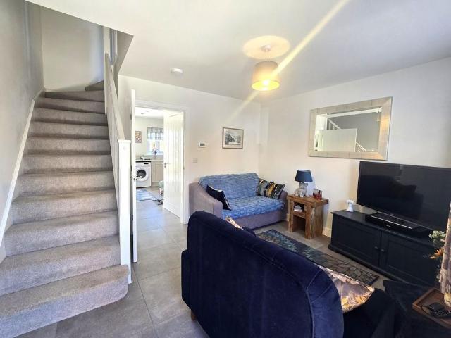 2 bedroom semi detached house to rent