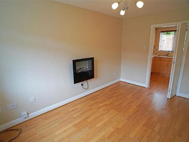 2 bedroom semi detached house to rent