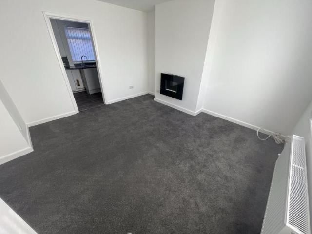 2 bedroom semi detached house to rent