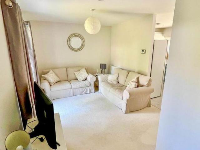 2 bedroom semi detached house to rent