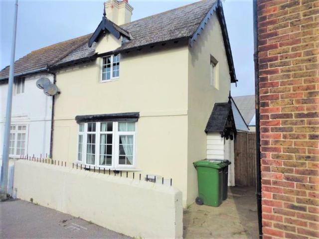 2 bedroom semi detached house to rent