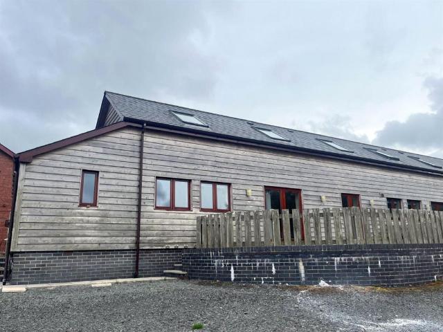 2 bedroom semi detached house to rent