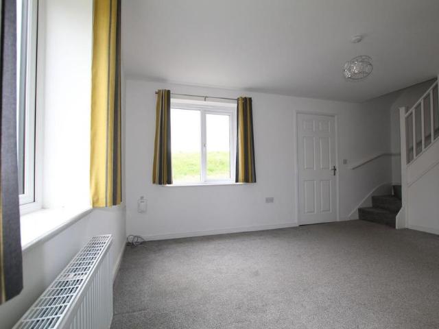2 bedroom semi detached house to rent