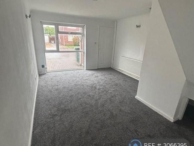 2 bedroom semi detached house to rent