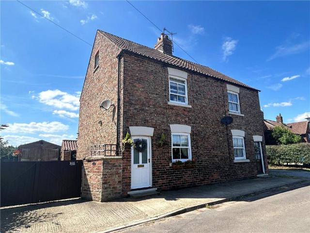 2 bedroom semi detached house to rent