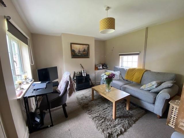 2 bedroom semi detached house to rent