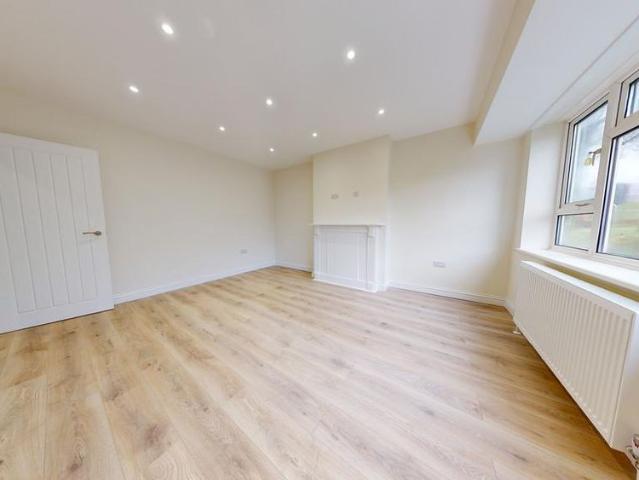 2 bedroom semi detached house to rent